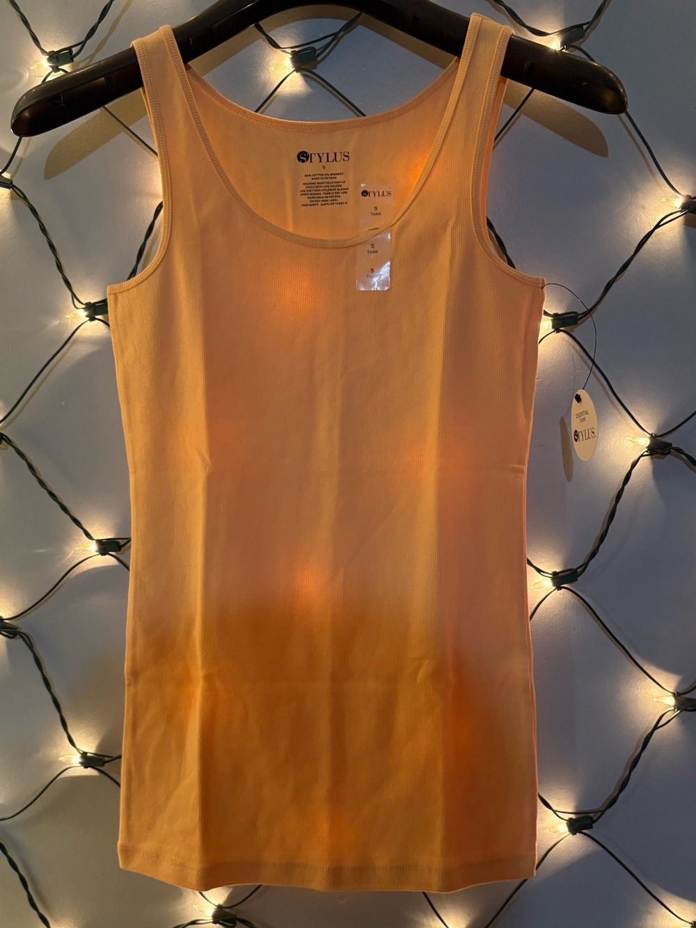 STYLUS Women's Sleeveless Tank Top in Peachy Orange #1863